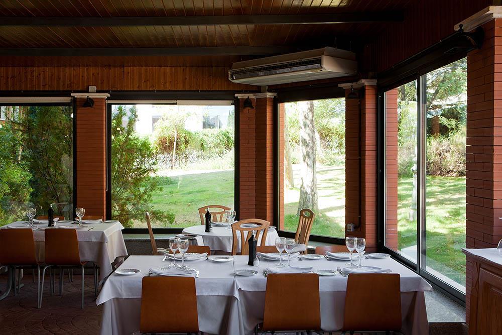 Apartamentos Th La Florida Madrid Restaurant photo