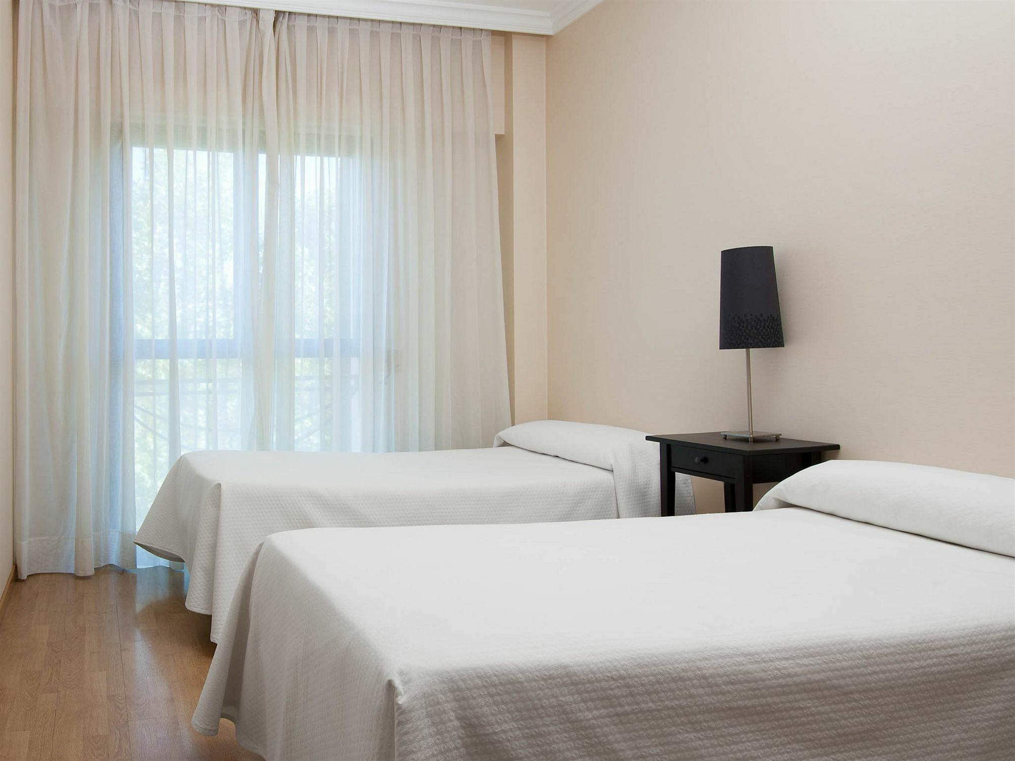 Apartamentos Th La Florida Madrid Exterior photo